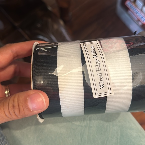 New Robert Stanley wired ribbon - black and white - Picture 3 of 3